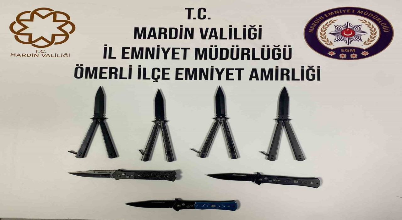 Mardinde seyyar satıcıda kelebek ve sustalı bıçak yakalandı