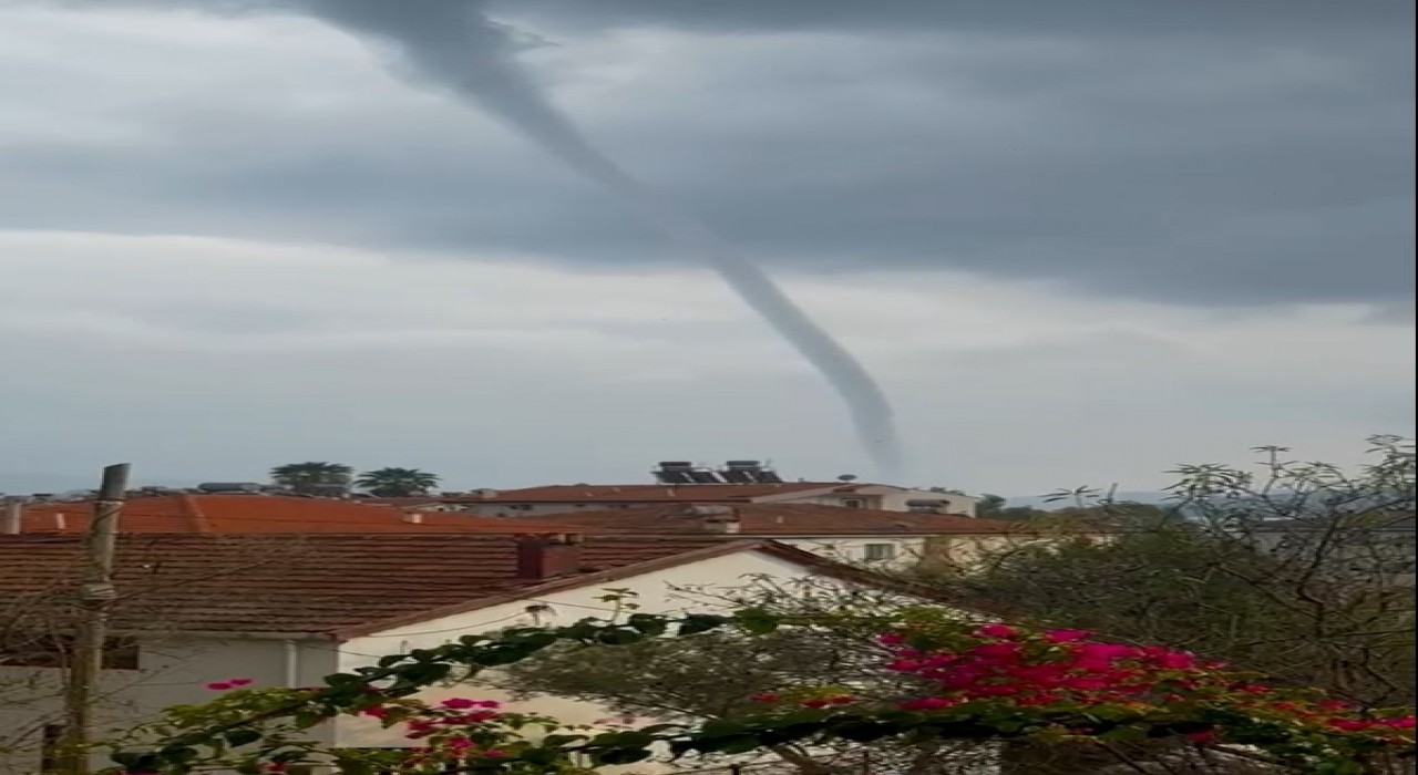 Marmariste oluşan hortum kameraya yansıdı