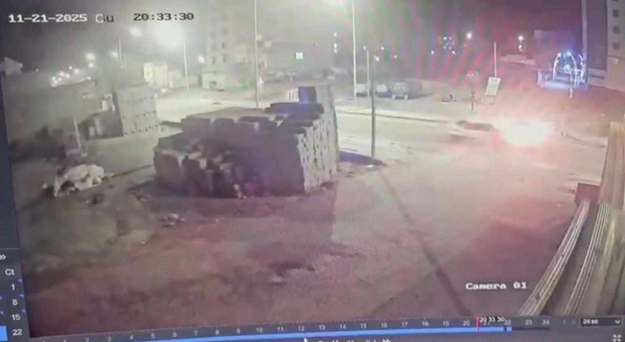 Mazıdağında iki otomobil çarpıştı: 3 yaralı