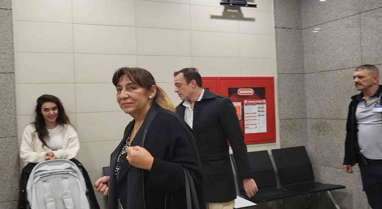 Melek Baykal, Jess Molhonun boşanma davasında tanık olarak dinlendi