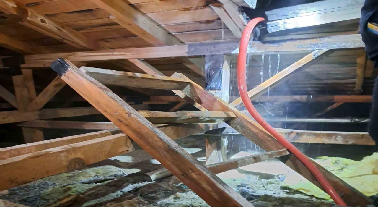 Menteşe TOKİde çatı yangını korkuttu