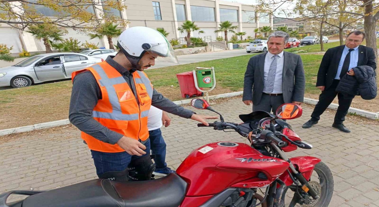 Menteşede direksiyon sınav komisyon üyelerine yönelik uygulamalı eğitim tamamlandı