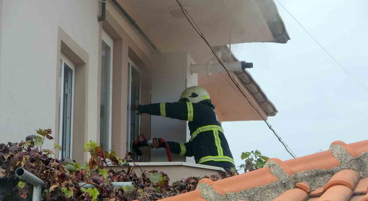 Menteşede evde çıkan yangın söndürüldü