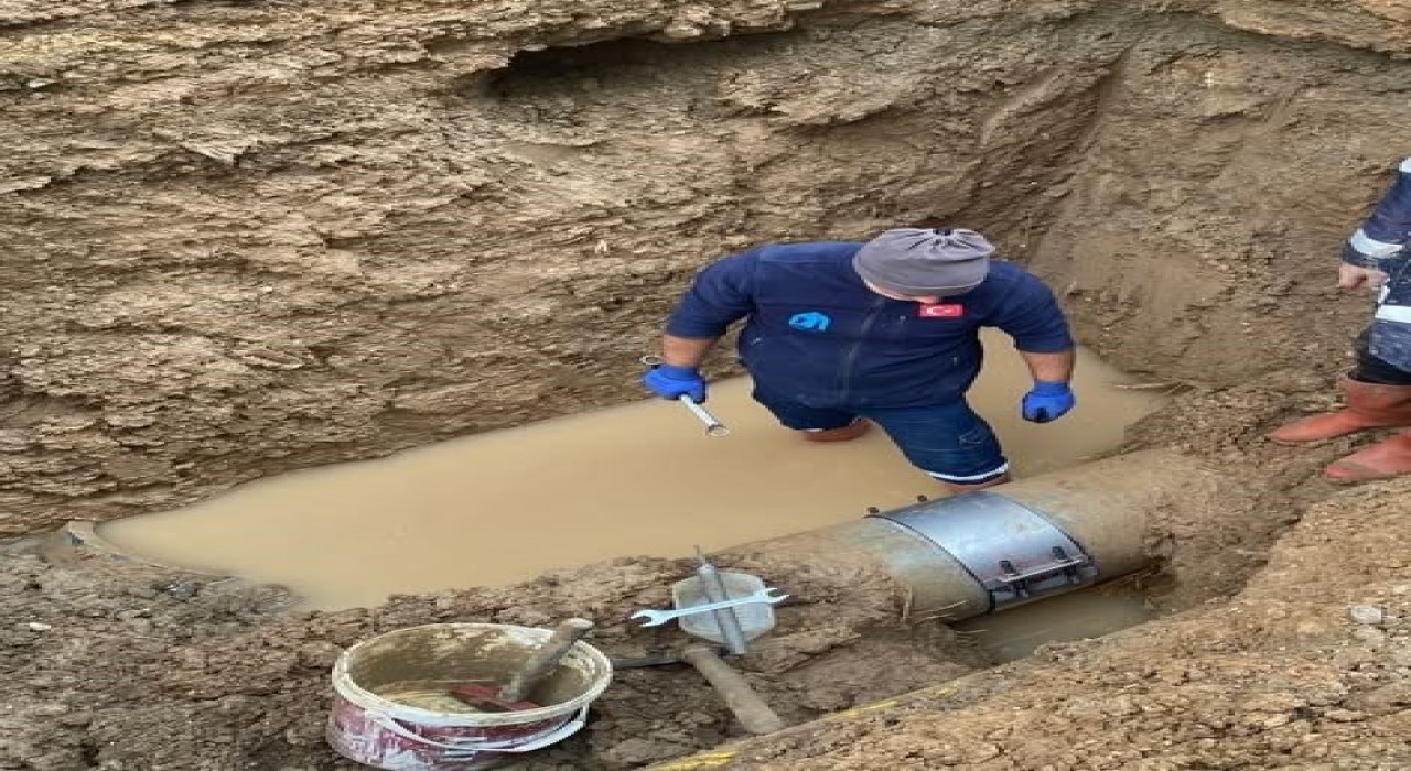 Merzifonun eskiyen içme suyu hattı patlak verdi: Bir ayda 107 su arızası yaşandı