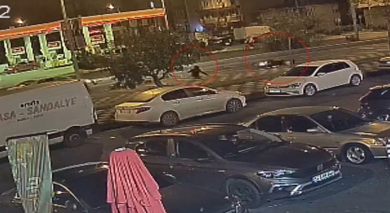 Metrelerce sürüklendi, kazayı yara almadan atlattı: O anlar kamerada