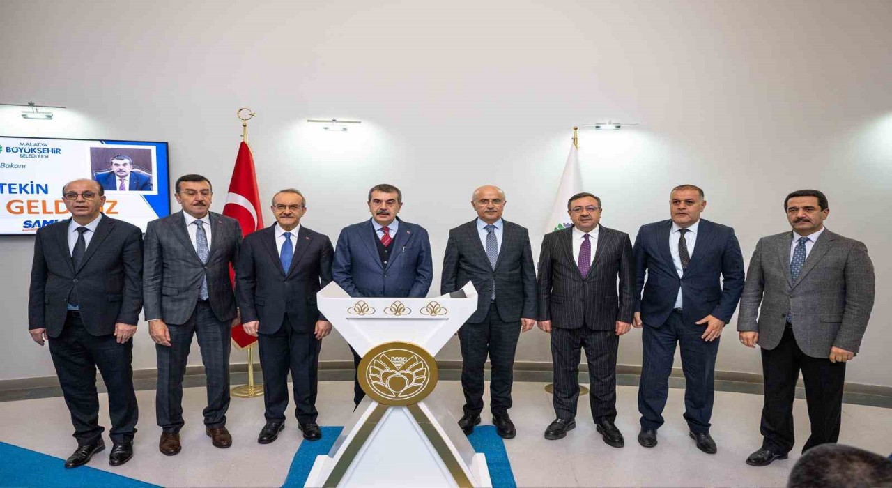 Millî Eğitim Bakanı Tekin, Malatya Büyükşehir Belediye Başkanı Eri ziyaret etti