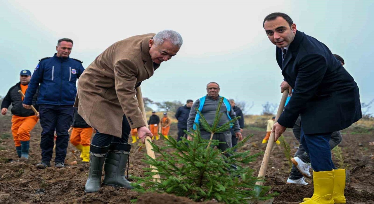 Milli Ağaçlandırma Gününde Kırklarelinde fidanlar toprakla buluştu