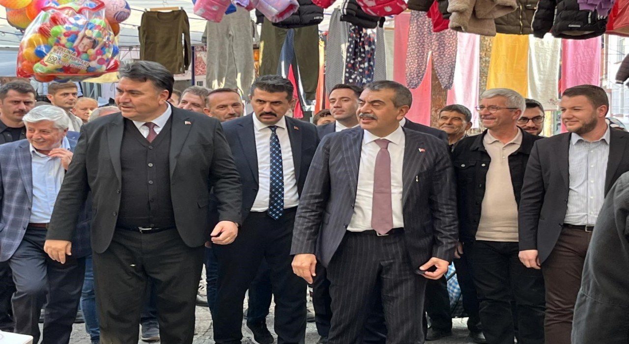 Milli Eğitim Bakanı Tekin, Havrana sürpriz ziyaret gerçekleştirdi