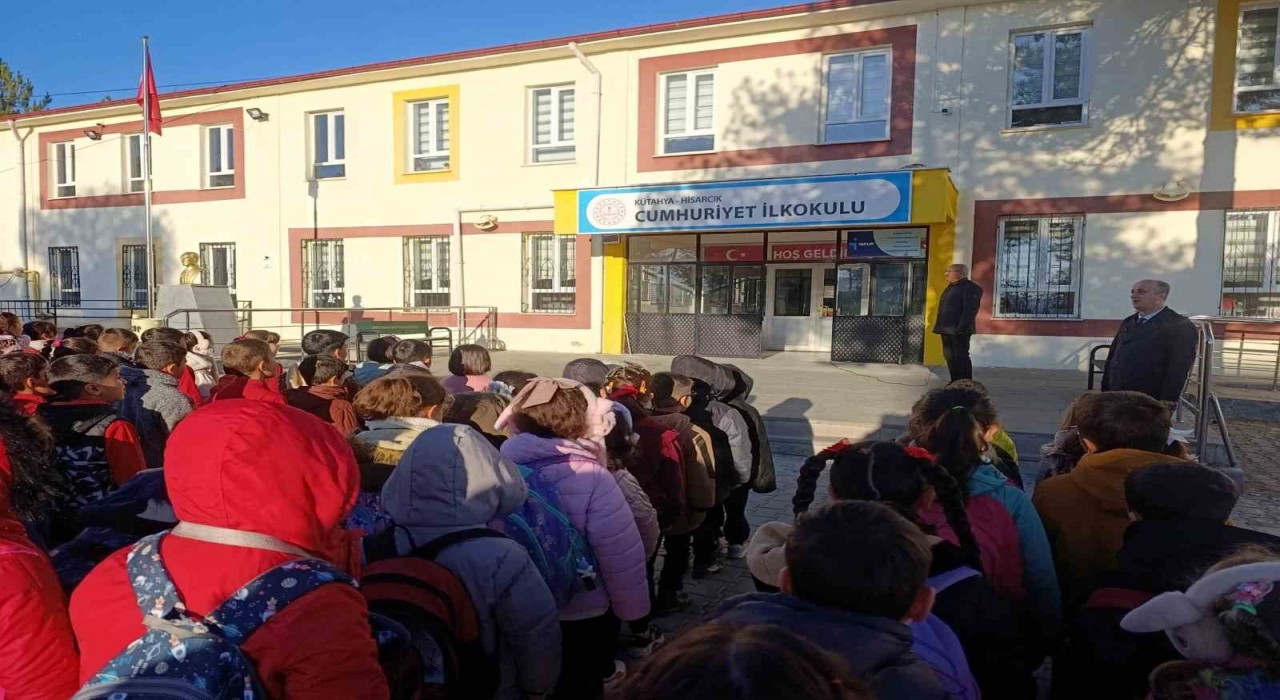 Müdür Hasan Kilitci: Bayrak törenleri, milli değerlerimizle bağımızı güçlendiren özel anlardır