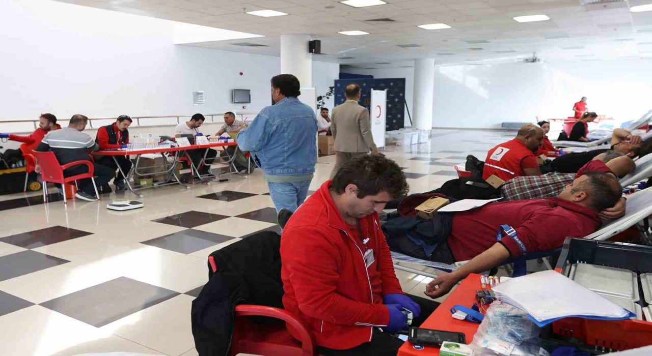 Muğla Büyükşehir, Kızılaya kan bağışı desteğini Menteşede başlattı