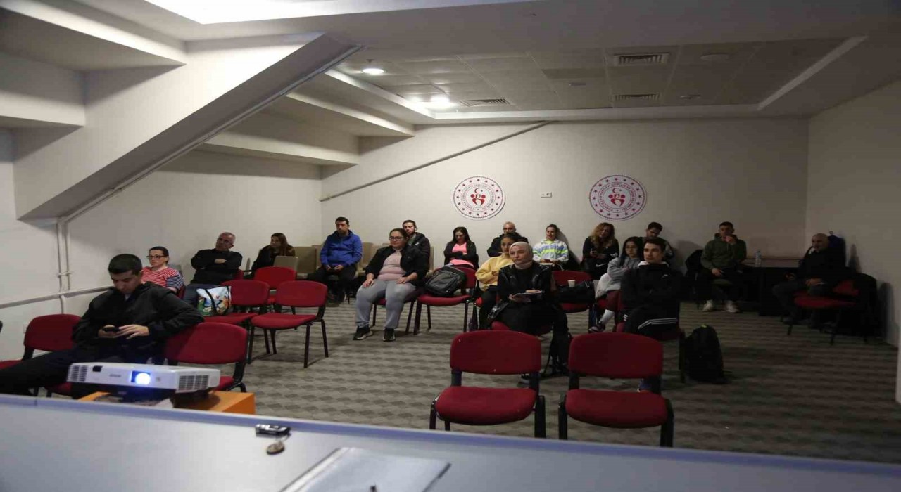 Muğlada masa tenisinde yeni antrenörler yetişiyor