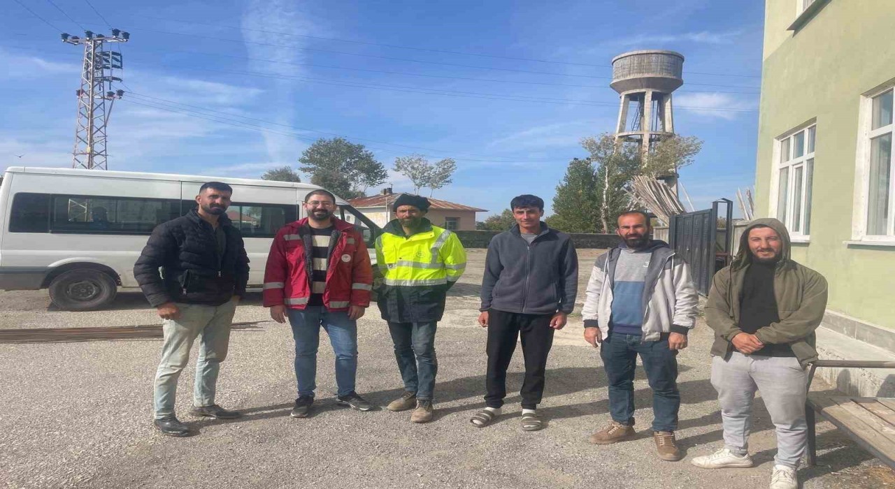 Muradiyede buzağı ölümlerini azaltmaya yönelik eğitim seferberliği