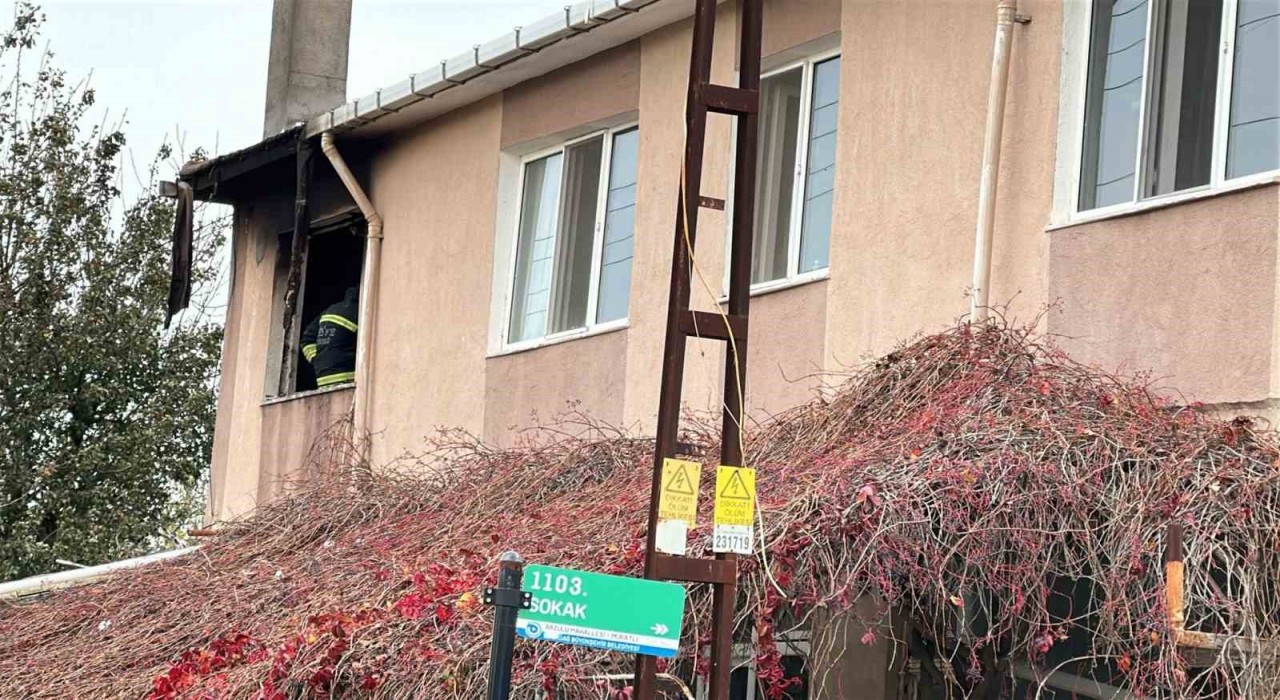 Muratlıda ev yangını: 1 kişi dumundan etkilendi