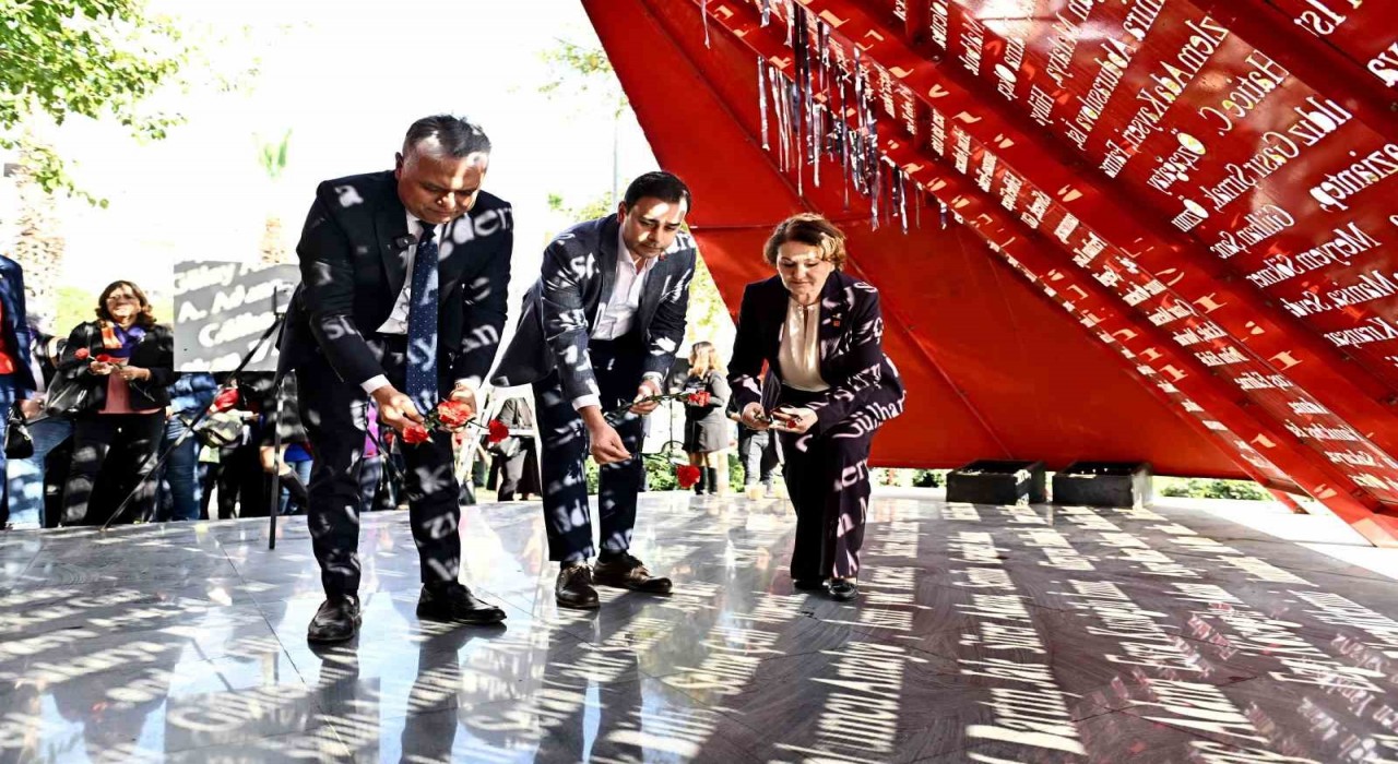 Muratpaşada şiddete karşı ses, Al Yazmada yükseldi