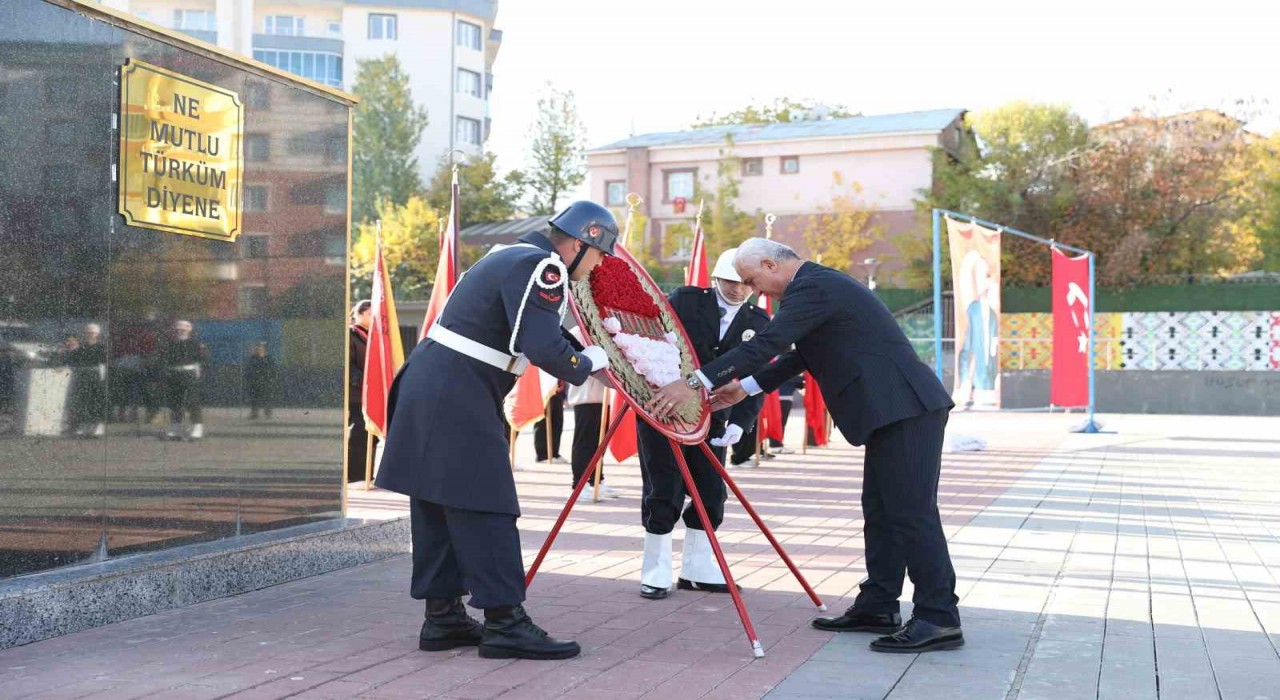 Muşta 10 Kasım töreninde dikkat çeken detay