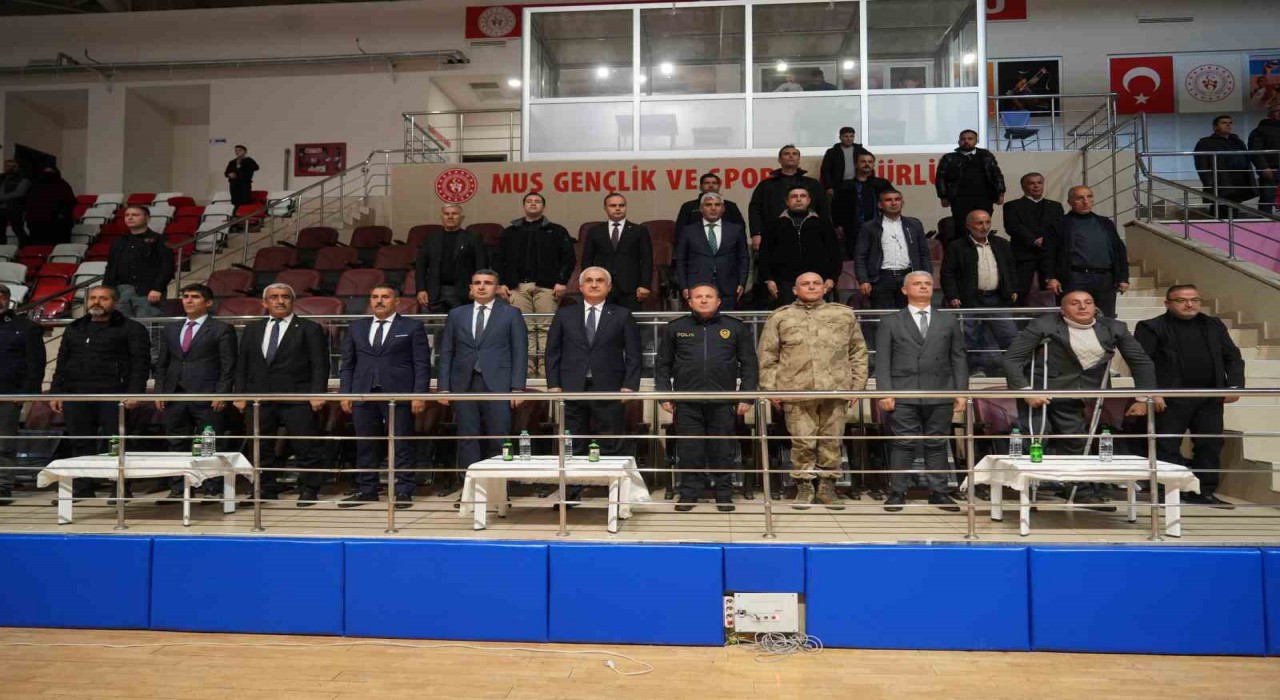 Muşta 35 amatör spor kulübüne 2 milyon TL malzeme desteği