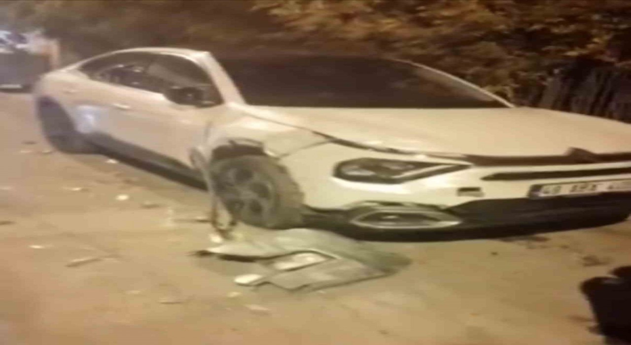 Muşta alkollü sürücü 5 araca çarparak kaçtı