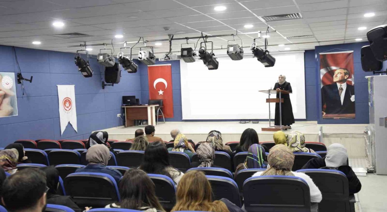 Muşta Çocukluk Çağı Travmaları ve Mücadele konulu eğitim düzenlendi