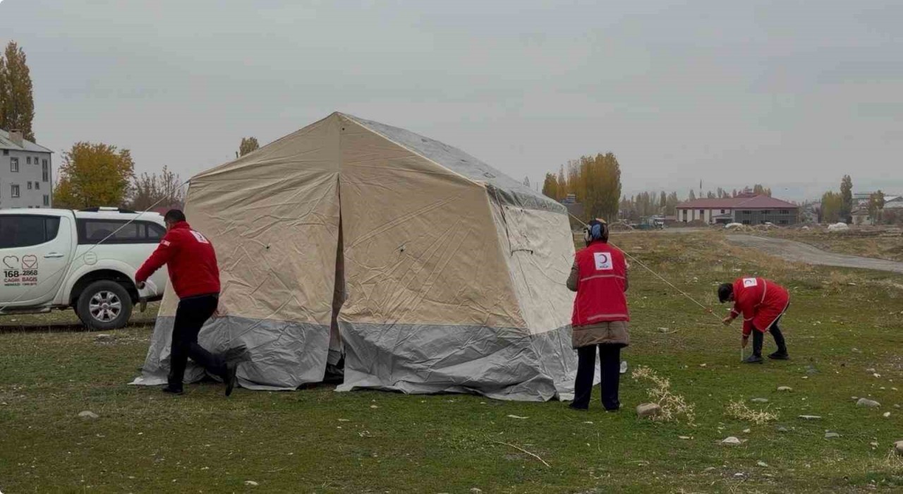 Muşta Kızılay ekiplerinden afet yönetimi için saha tatbikatı