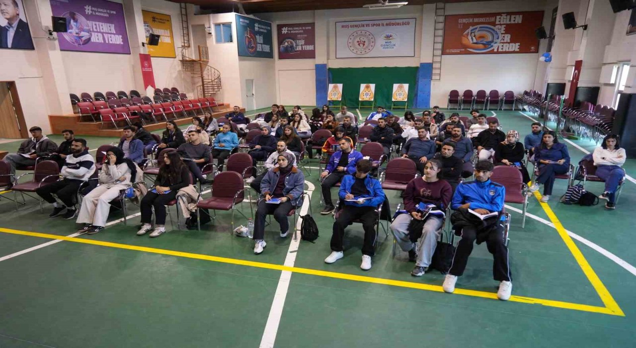 Muşta voleybol aday hakem kursu başladı