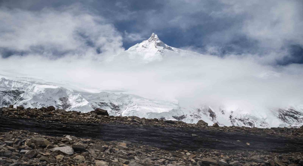 Nepalde çığ: 7 dağcı hayatını kaybetti