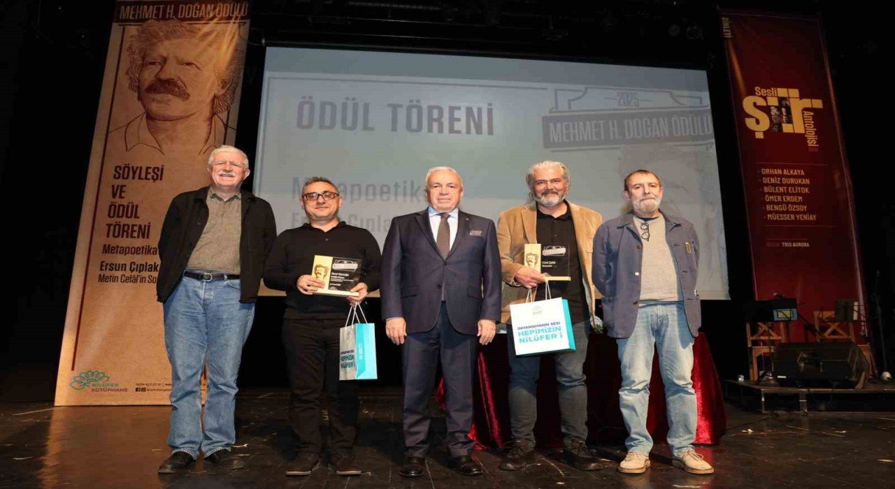 Nilüferde şiir eleştirisinin prestij ödülleri sahiplerini buldu