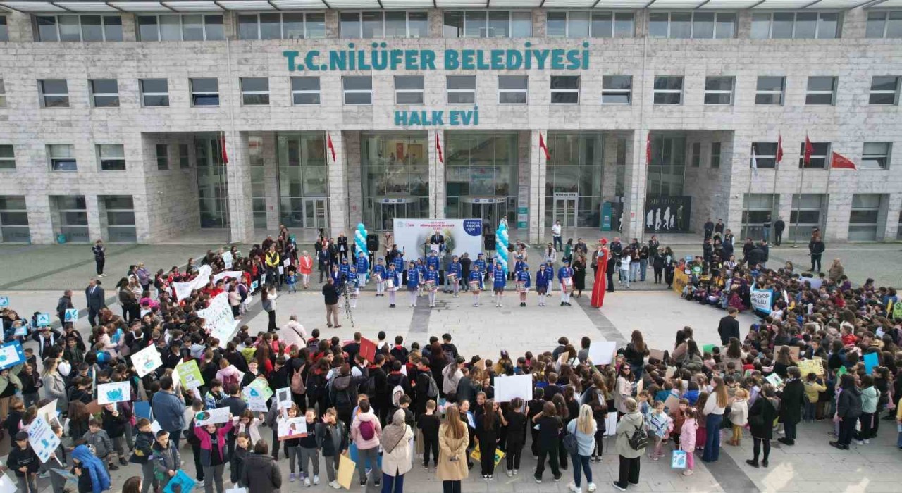 Nilüferli çocuklardan gelecek için anlamlı yürüyüş