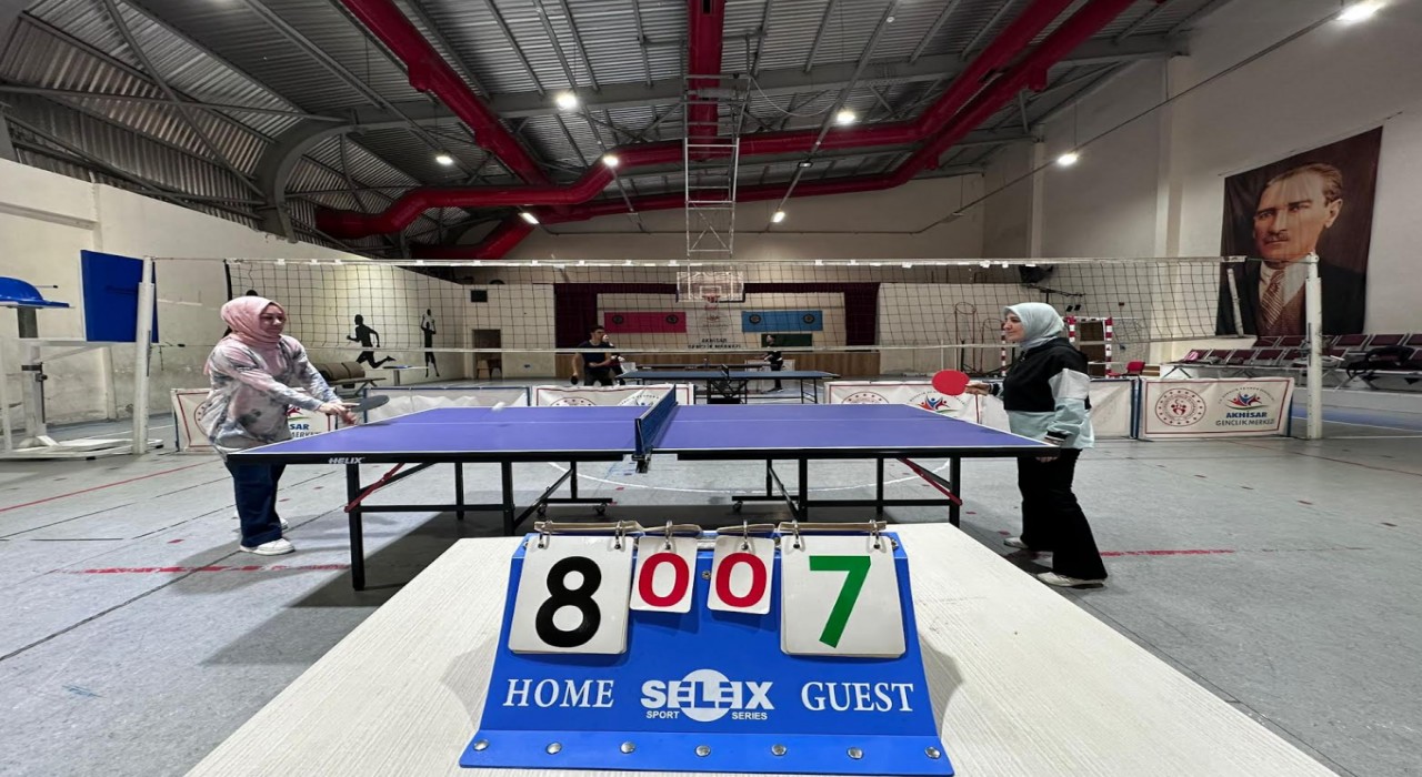 Öğretmenler Günü turnuvaları Akhisarda büyük ilgi gördü