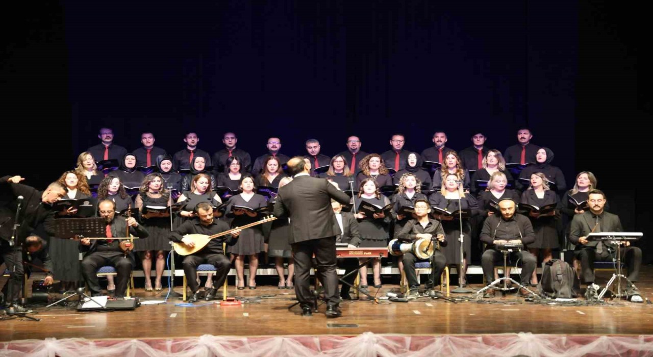 Öğretmenler Gününde Hizmet Şeref Madalyaları sahiplerini buldu