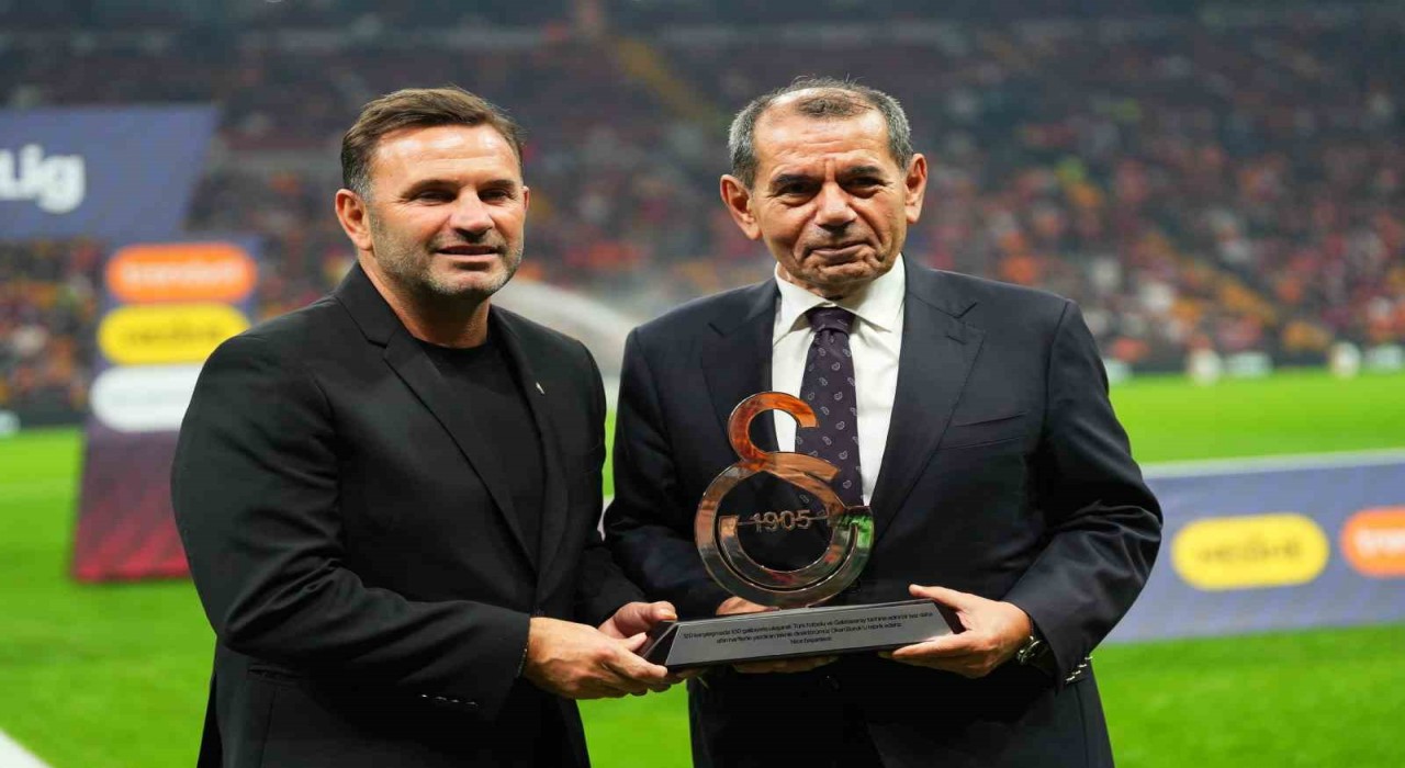 Okan Buruka 100. galibiyet plaketi verildi