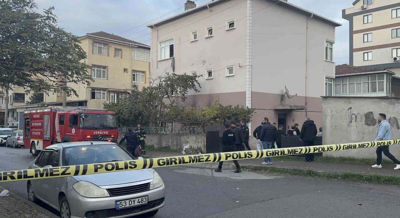 Önce bıçak çekti, sonra binayı yaktı: İşçiler alevlerden çarşaf bağlayarak kurtuldu