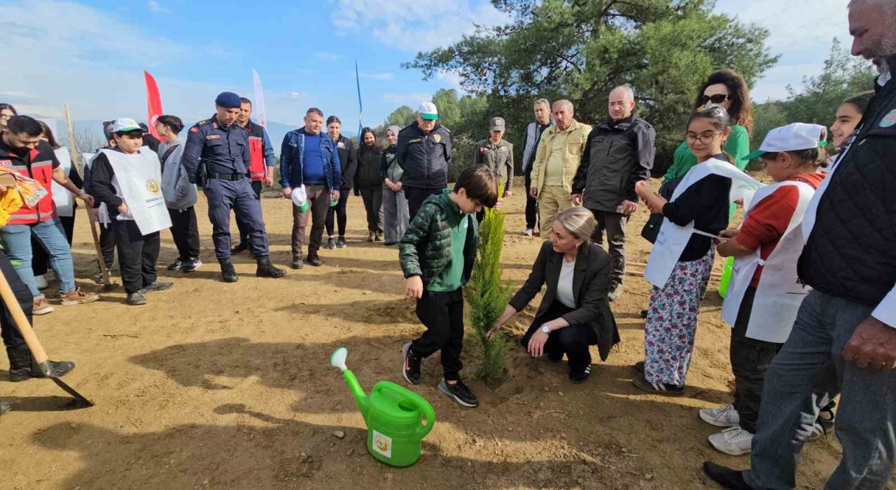 Önce öğrendiler sonra fidanları diktiler