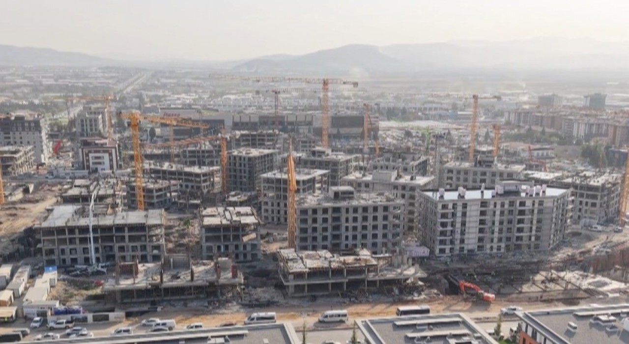 Onikişubat Stadyumunun yerine deprem konutları yükseliyor