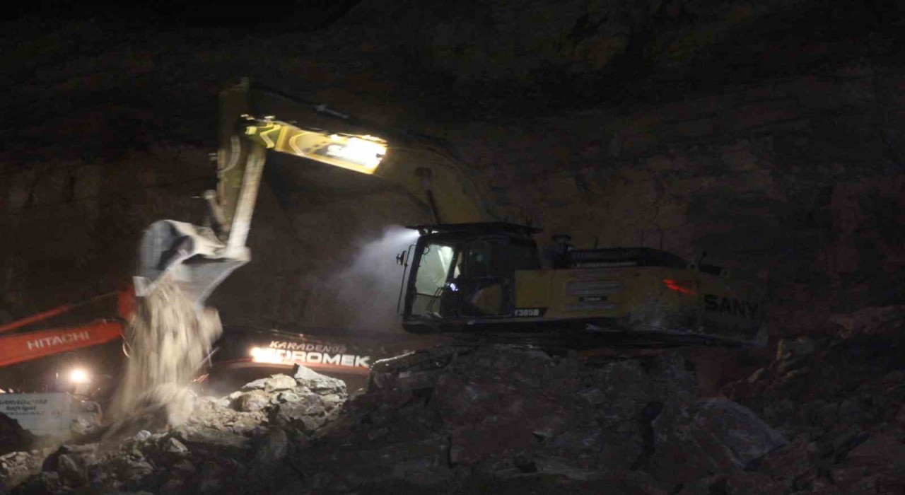 Ordu Valisi Erol: Göçük alanında çalışmalarımız titizlikle devam ediyor