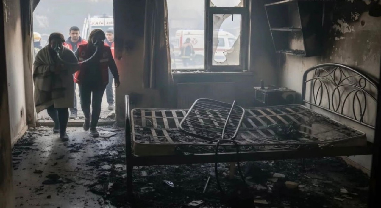 Orduda elektrikli battaniye evi yaktı: 4 kişi dumandan etkilendi