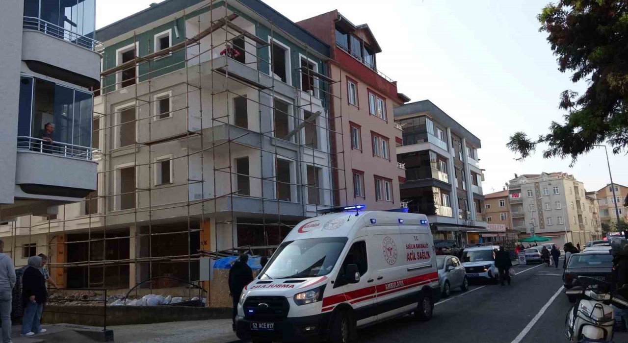 Orduda inşaattan düşen işçi yaralandı