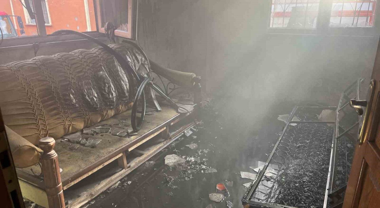 Orduda metruk evde yangın