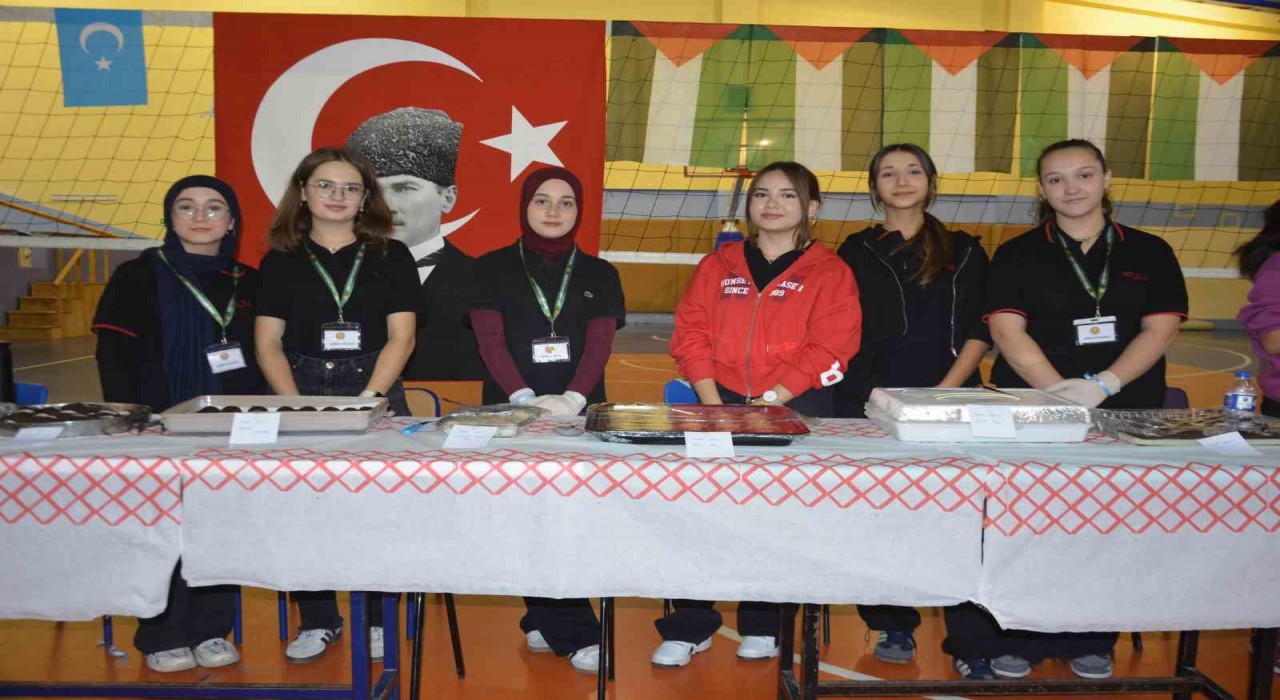 Orduda öğrencilerden Gazzeye hayır çarşısı