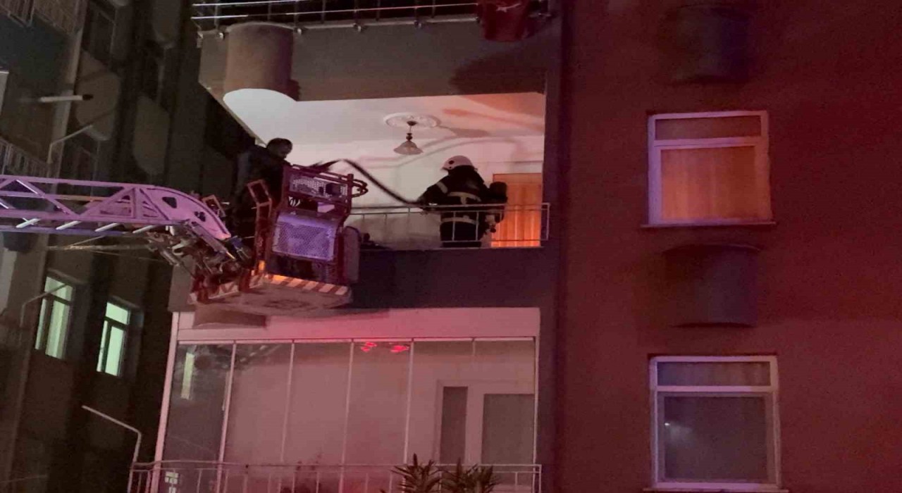 Orduda yangında evde mahsur kalan çocuğu ekipler kurtardı