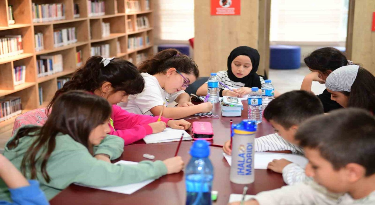 Osmangazide çocuklar hayallerini kağıda döküyor