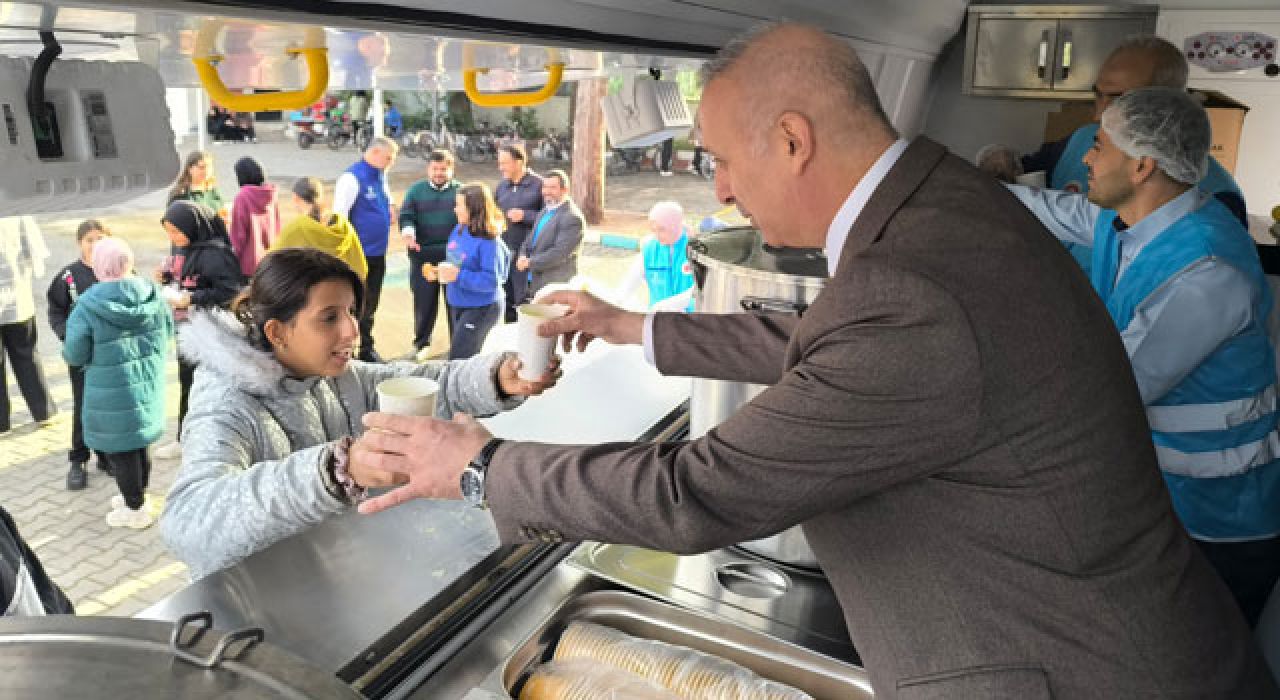 Osmaniye Müftüsü Taşcı Öğrencilere Çorba Dağıttı