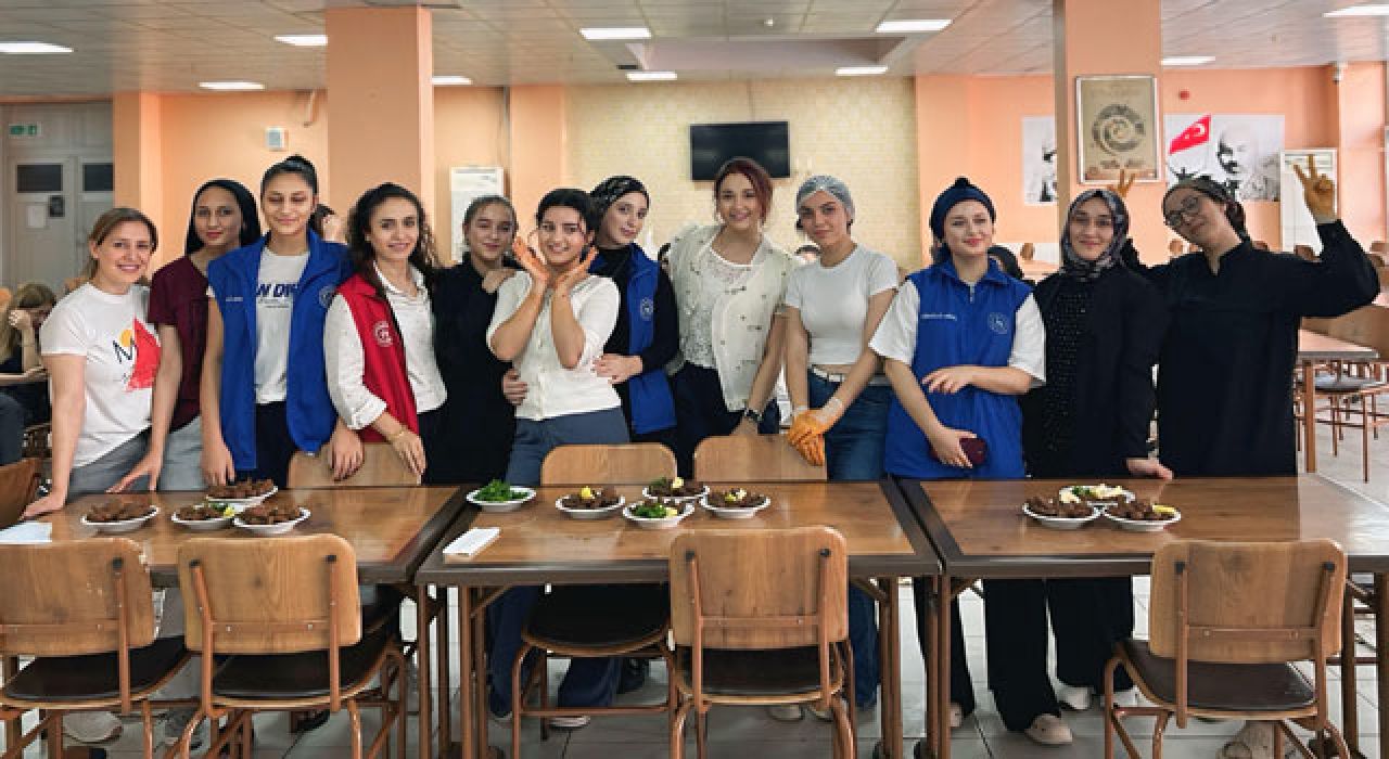 Osmaniye’de “Ninemin Tarifleri” Çiğ Köfte Yarışması Düzenlendi