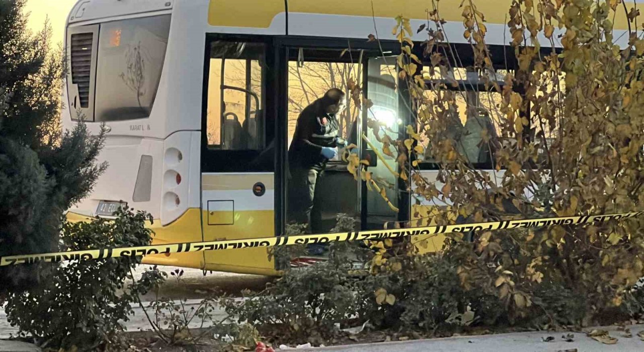 Otobüsteki bıçaklamanın sebebi yan baktın meselesi çıktı