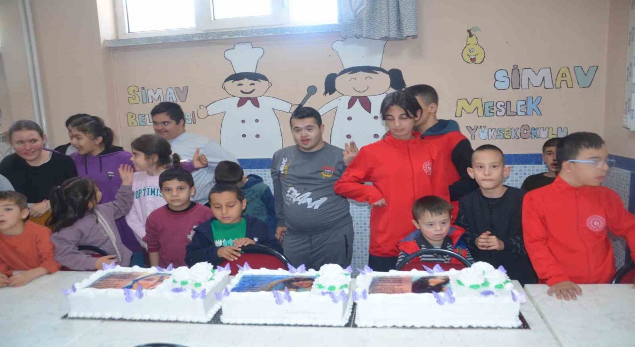 Özel öğrenciler Yeşim Akbaşı doğum gününde andı