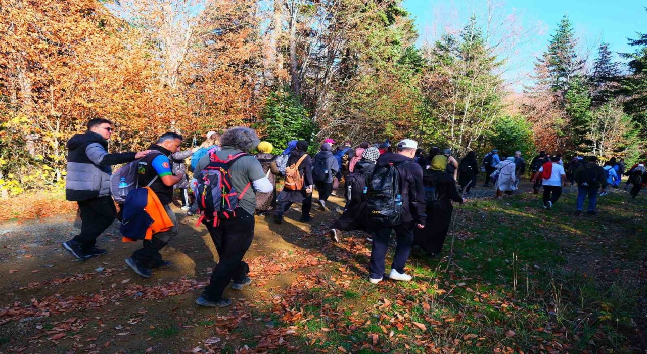 Pamukovada sonbaharın renkleriyle 14 kilometrelik yürüyüş