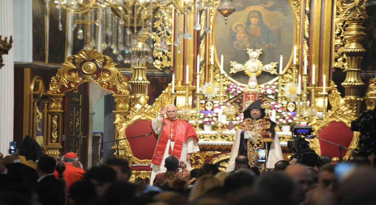 Papa 14. Leo, Ermeni Apostalik Katedraline dua ziyareti gerçekleştirdi