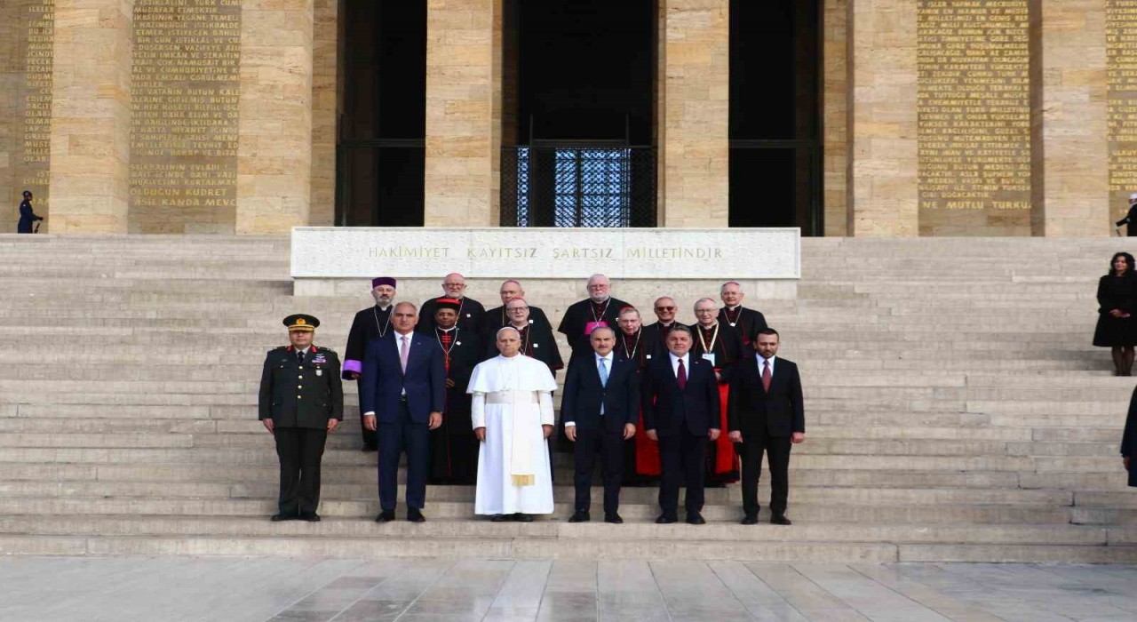 Papa 14. Leonun Türkiyedeki ilk durağı Anıtkabir oldu