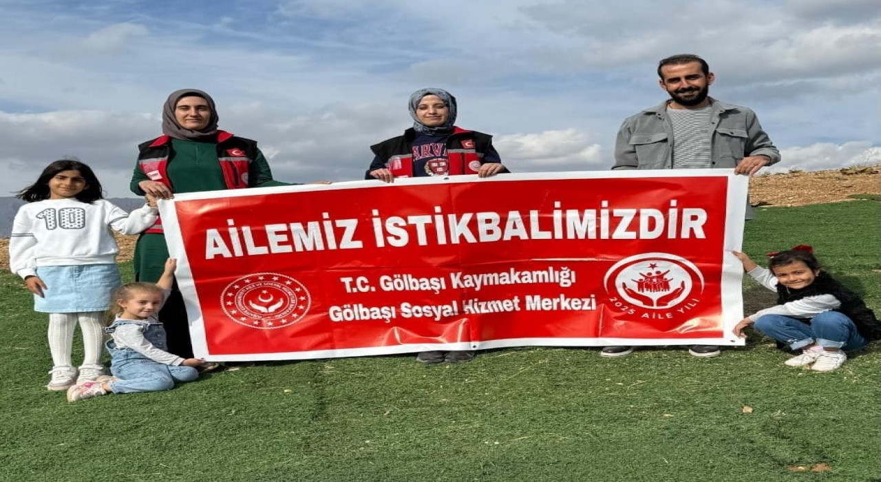 Paraşütle Ailemiz istikbalimizdir mesajı verildi