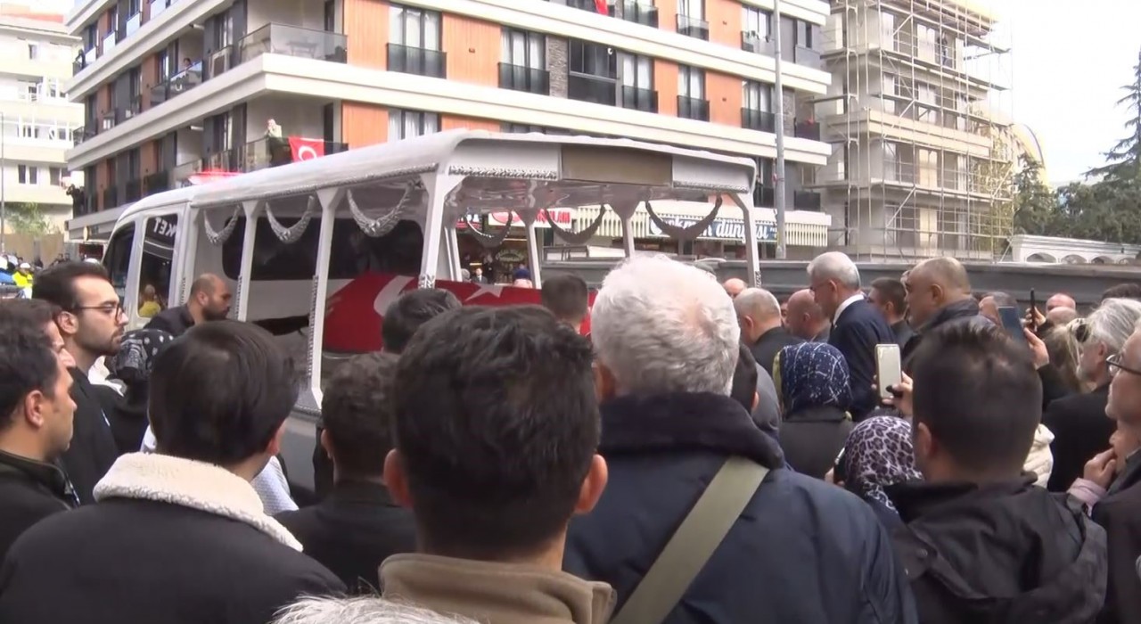 Pilot Hasan Baharın baba evinden helallik alındı