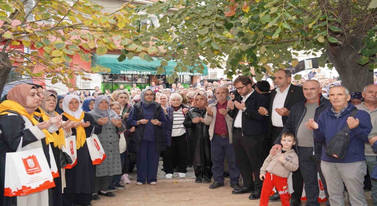 Pınarhisarda 57 kişilik umre kafilesi dualarla uğurlandı